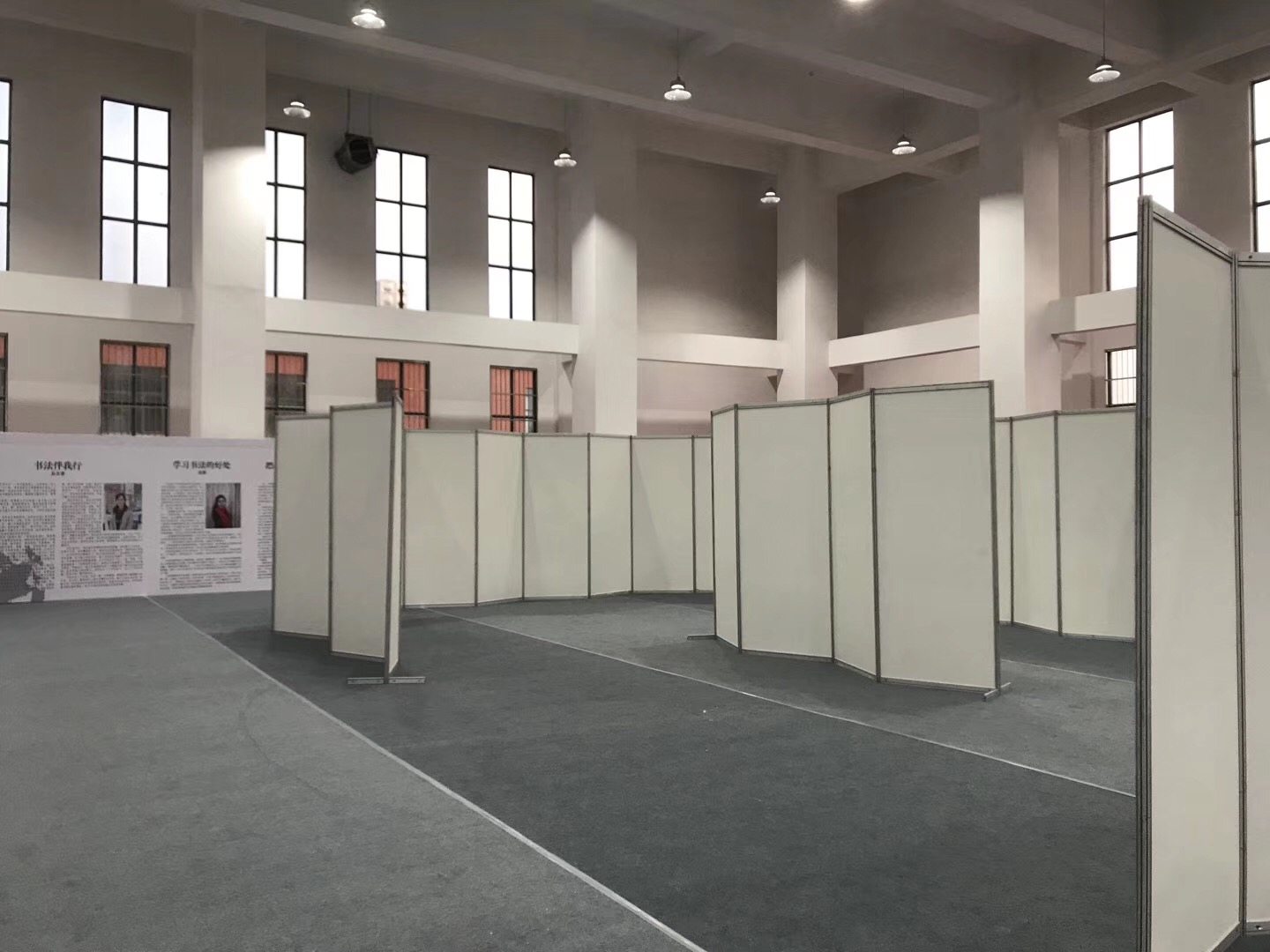 八棱柱畫展展板租賃