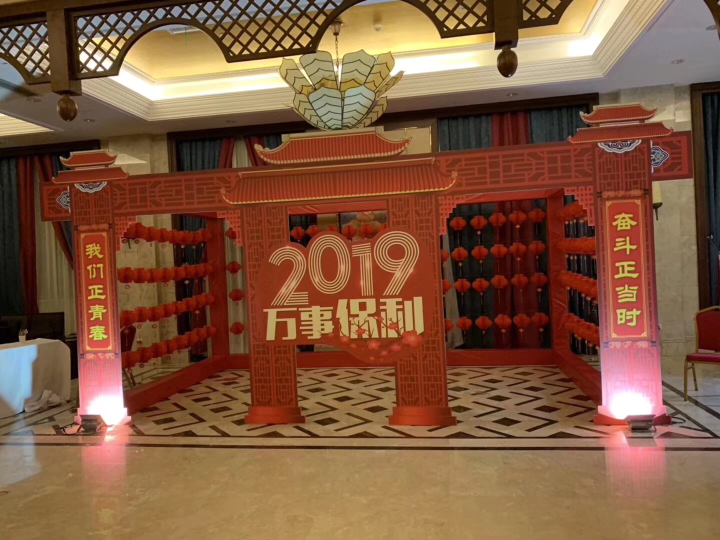 武漢商業(yè)美陳道具制作公司如何助力品牌營(yíng)銷(xiāo)